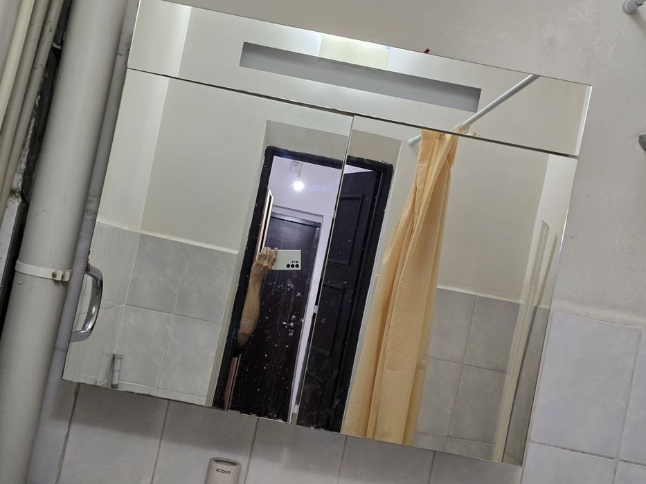 Продам Зеркало в ванную