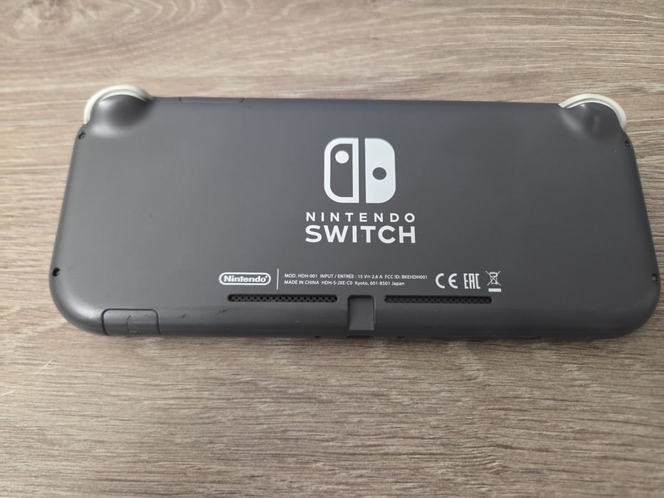 Nintendo switch lite+игра и чехол