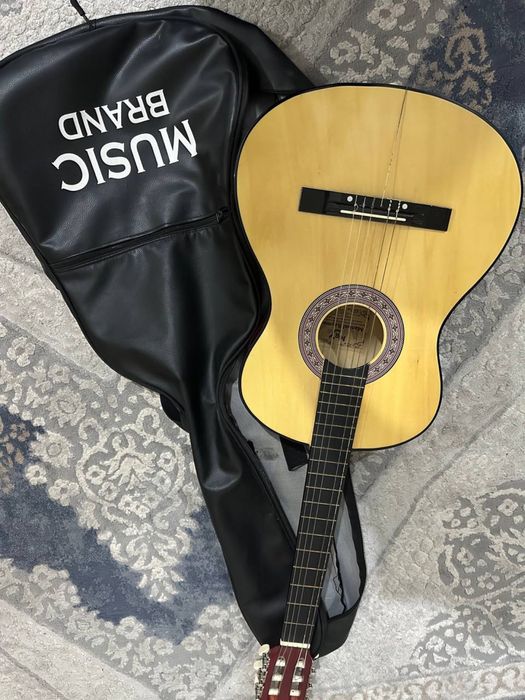 akustik-klassik gitara sotiladi
