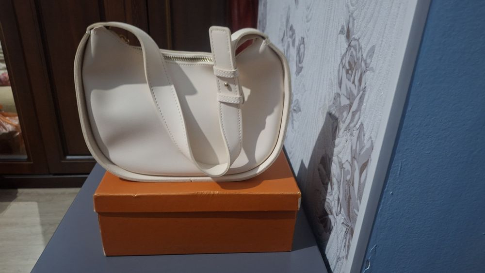Женская сумка LouisVuitton НОВАЯ с коробкой
