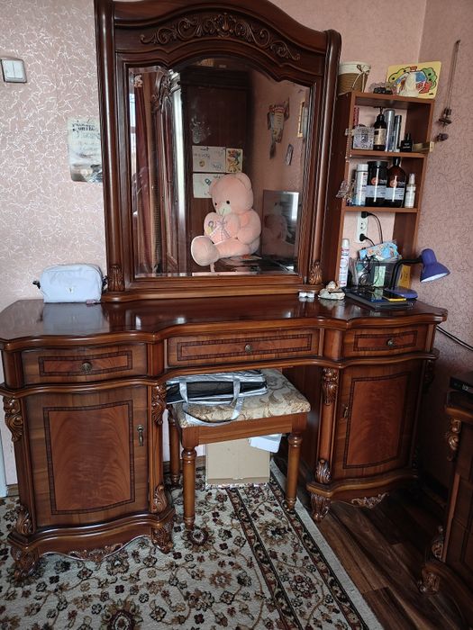 Спальный гарнитур