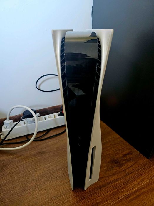 Продавам PlayStation 5 (Disc версия)!!!