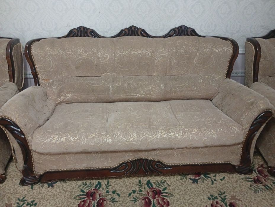 Сотилади 500000 диван кресло