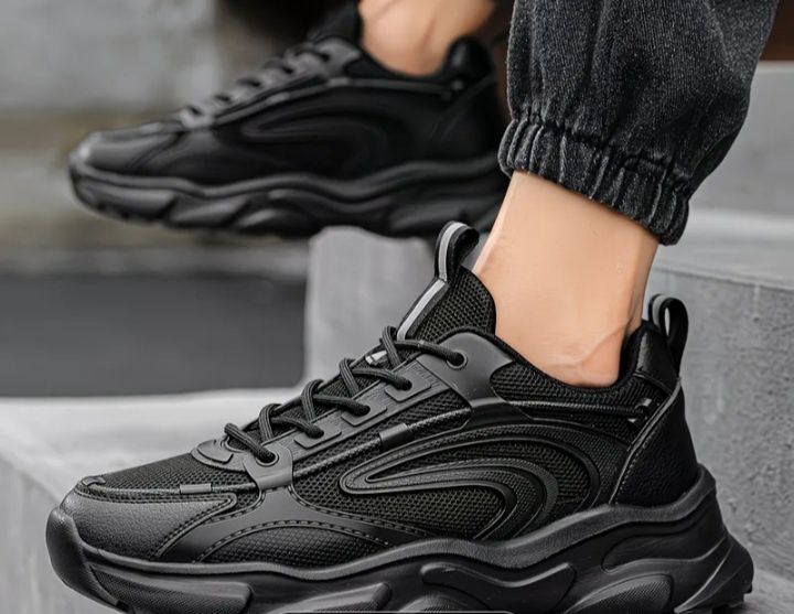 Продам мужские кроссовки