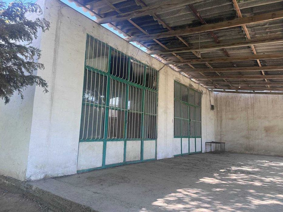 sharq ko'chasida noturar bino sotiladi