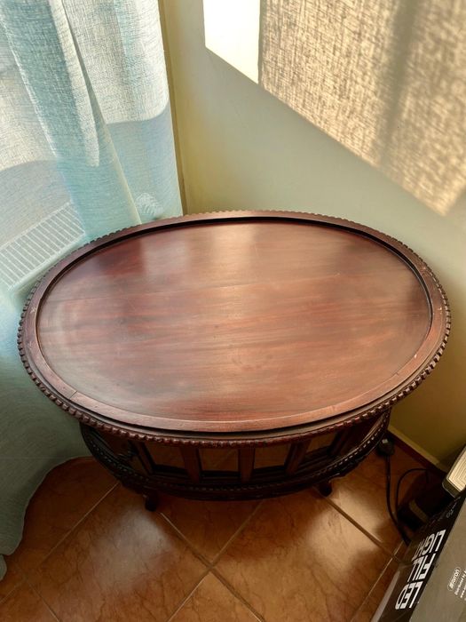 Vitrină vintage pentru băuturi