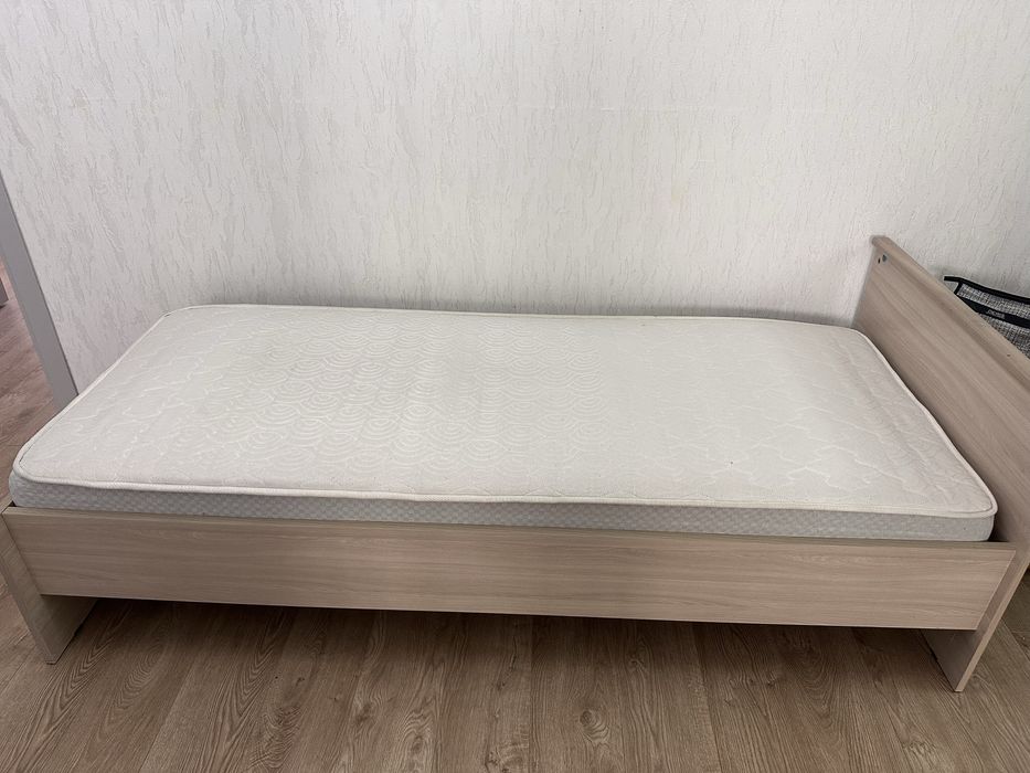 Продам кровать б/у