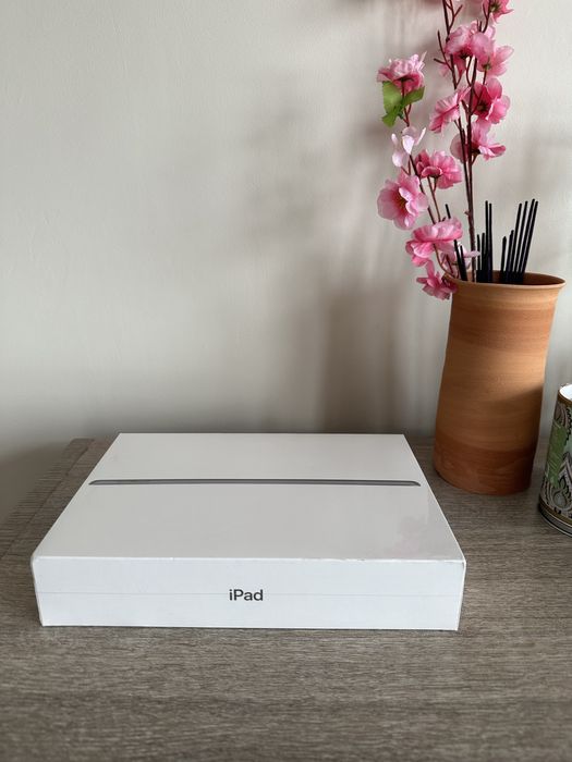 iPad 16, 64 GB НОВЫЙ