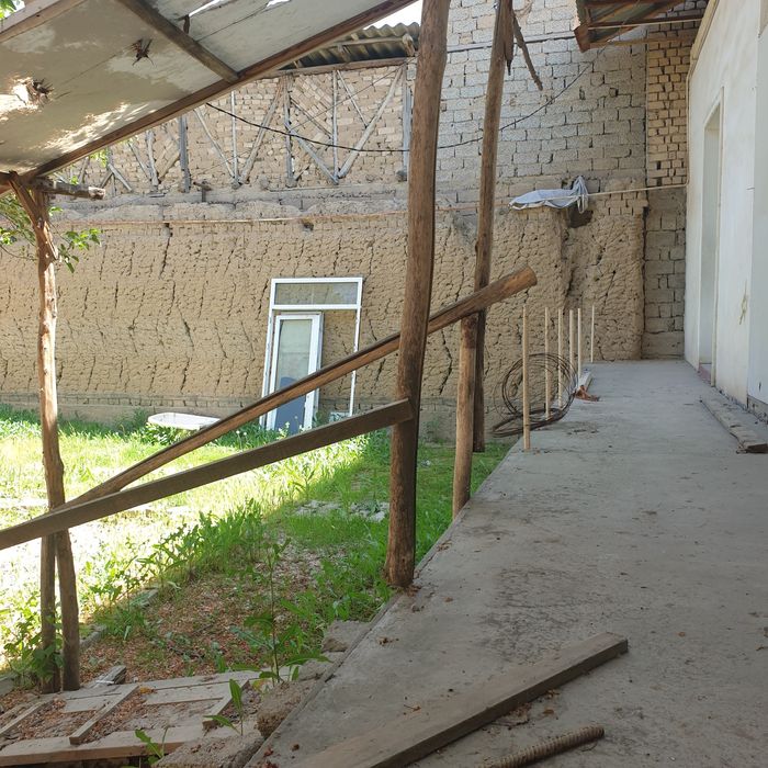 Арендага яшашга, складга ёки ишлаб чикаришга жой берилади, урикзор боз