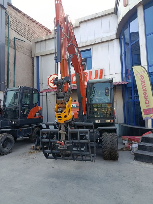 Zut ekskavatorlar sotiladi yangi brendda