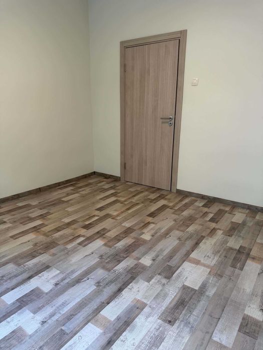 Продава Тристаен Апартамент
