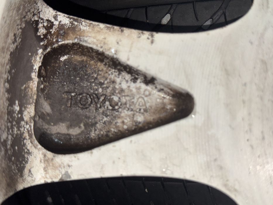 R16 камри 40 родной титанка