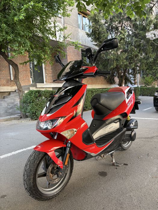 Scuter Aprilia SR 50