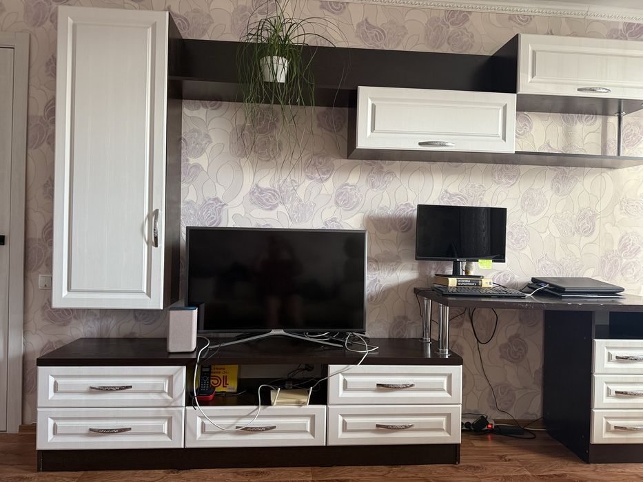 Продам стенку б/у в хорошем состоянии