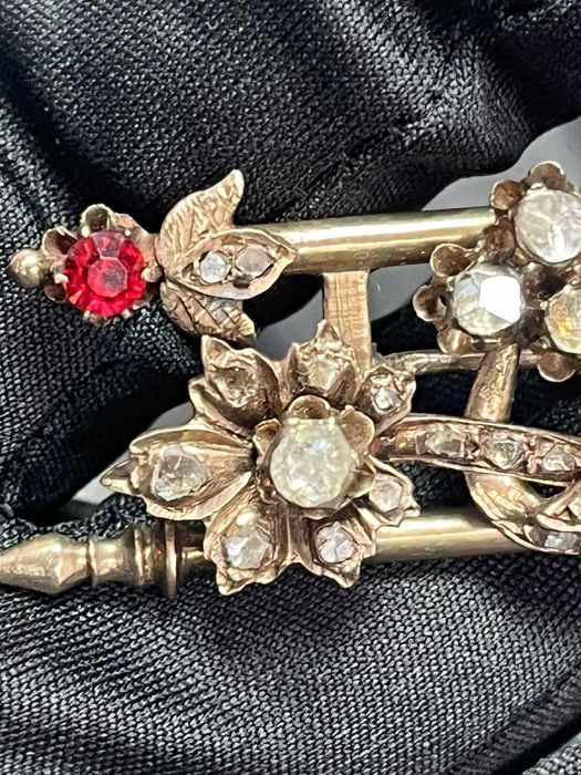 Антична отоманска брошка от 19-ти век с 8K розово злато и диаманти