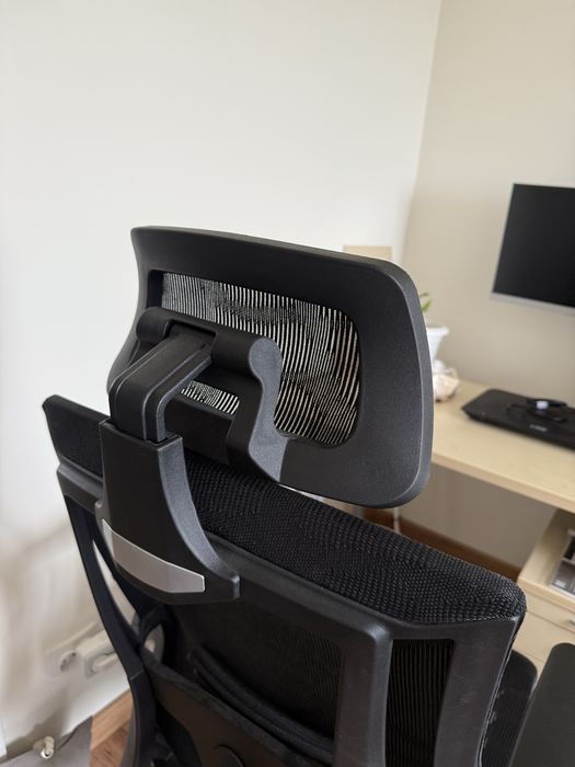 scaun de birou ergonomic, aerisit, multiple reglaje lombar gat cotiere, etc