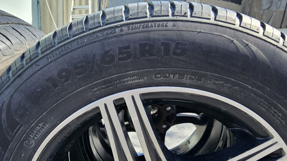 Продам комплект дисков с резиной r15