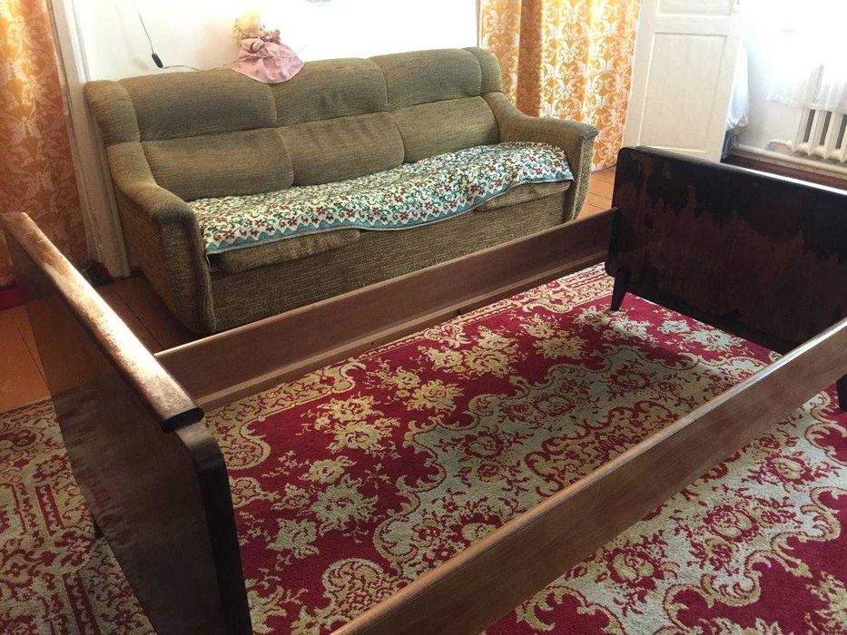 румынская деревянная полированная кровать из ясеня 60-х г 20 века