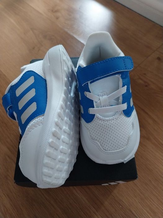 Adidas spumă mărimea 22