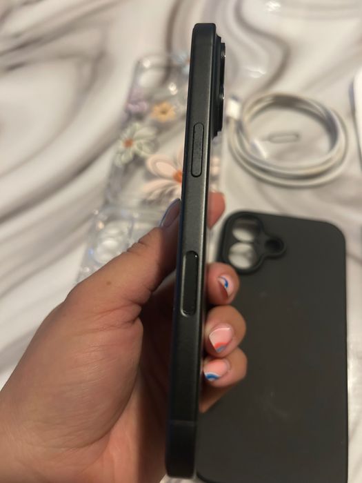 IPhone 16 Пълен комплект