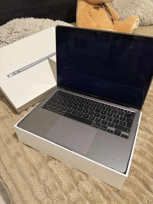 Лаптоп macbookair 13 inch