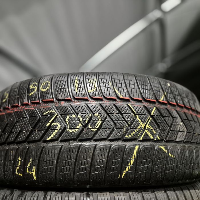 255 50 19 O bucata Pirelli Elct iarnă
