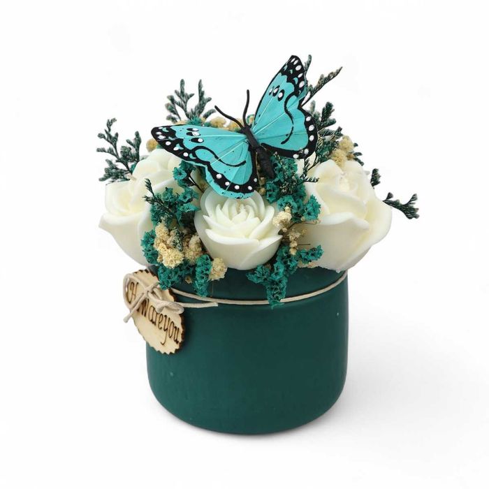 Букет соеви свещи с рози и пеперуда – Синя хармония