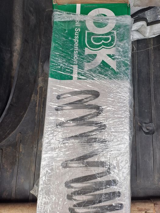 Продам усиленные пружины RAV4 20 кузов