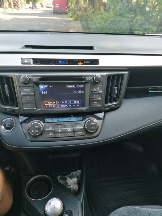 Vând toyota rav 4