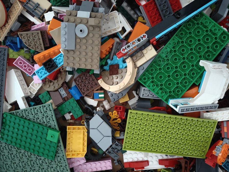 Vand 4 kg de lego