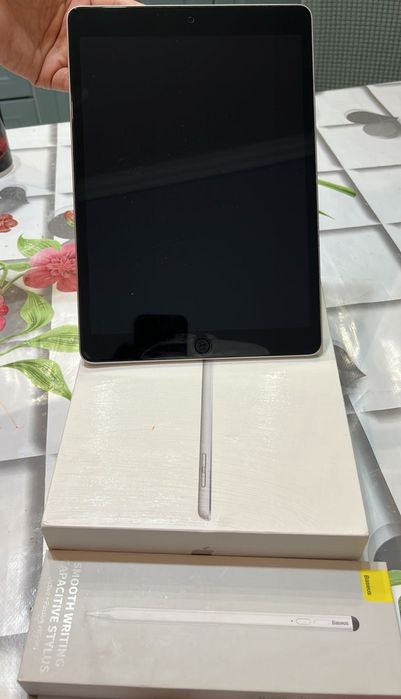 Продам IPad 9-го поколения