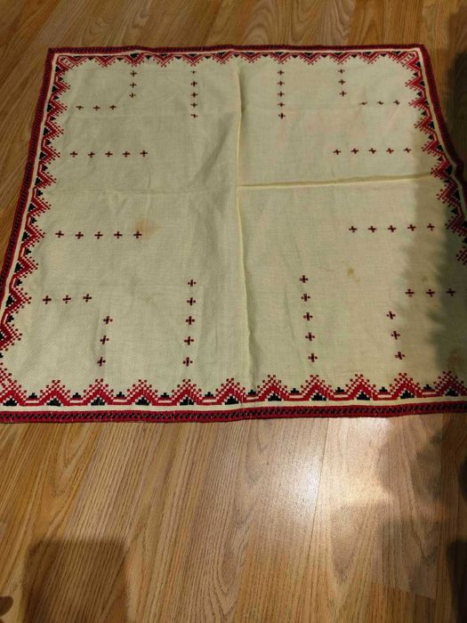 Бродирани карета