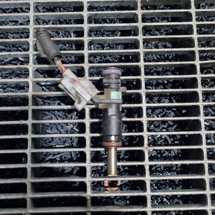 Injector Dacia Sandero 2 Facelift 1.0 SCE - 73CP B4D 401 B4D 400 B4D 490 ...