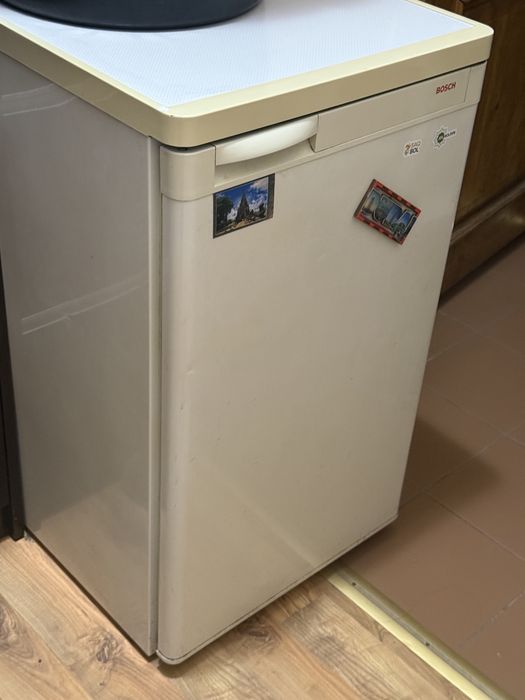 Витриный холодильник