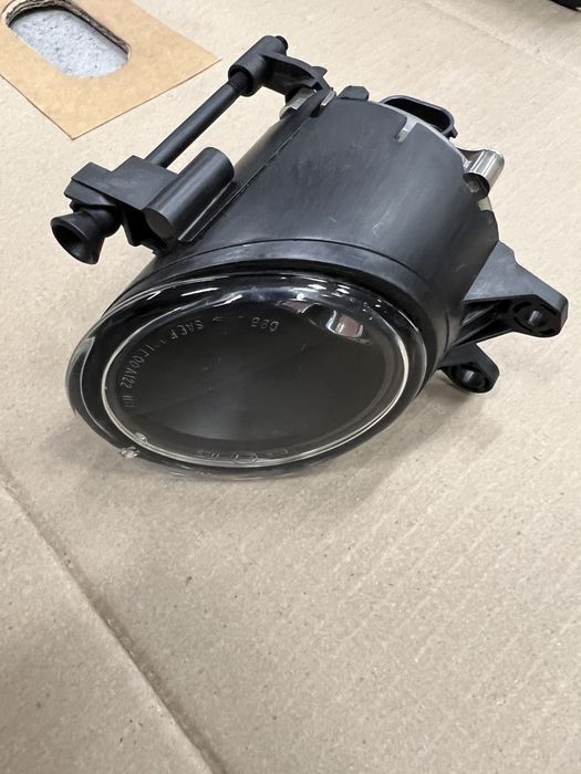 Audi A4 B8 2х десни халогена !НОВИ!