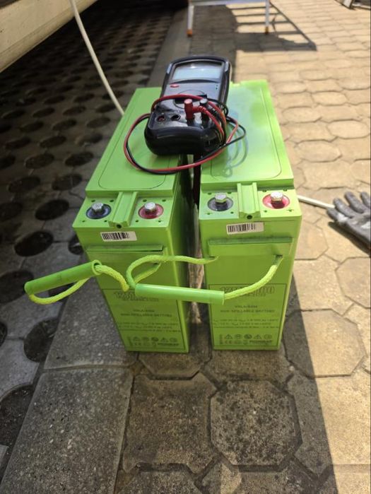 2 броя тягови акумулатори 12V 100Ah, модел 12MVR100.