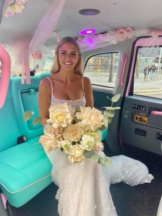 Кола за бал под наем