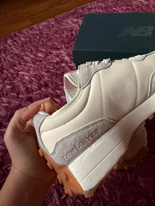 Adidasi New Balance noi