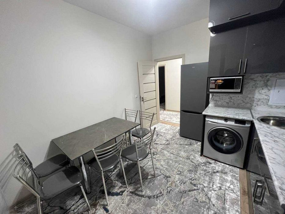 Olmazor cityda 2 xonali shaxsiy kvartira barcha narsasi bilan sotiladi