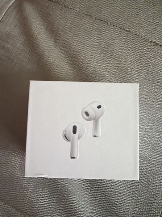 Airpods pro 3-дясна слушалка и кутия