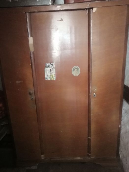 Продам старинный шифоньер
