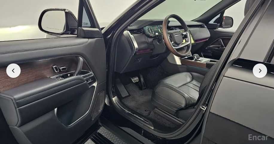 Range Rover P550e Autobiography