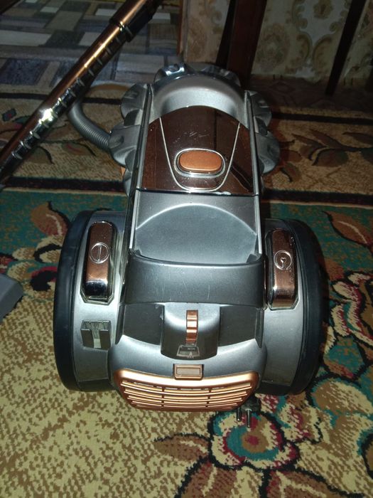 Продам пылесос мощный рабочий