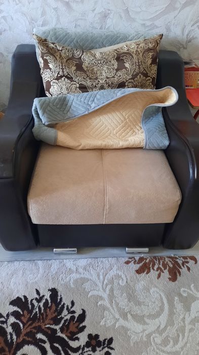 Продам диван и кресло