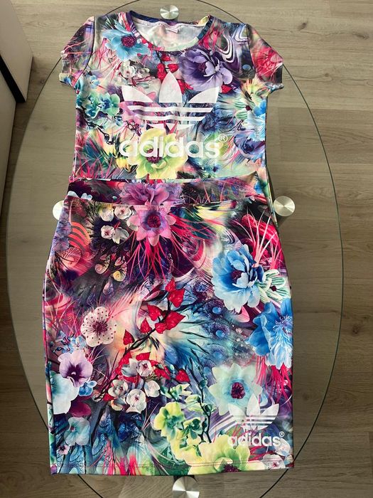 Дамски спортен комплект