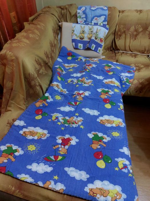 Продавам детски одеала,пелени  и пликове