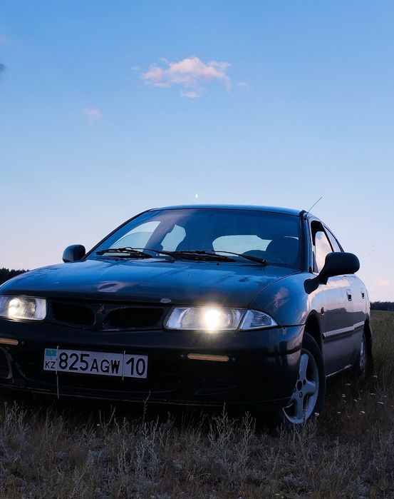 Mitsubishi carisma 1998