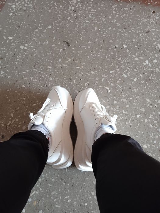 Кросовки срочно продам