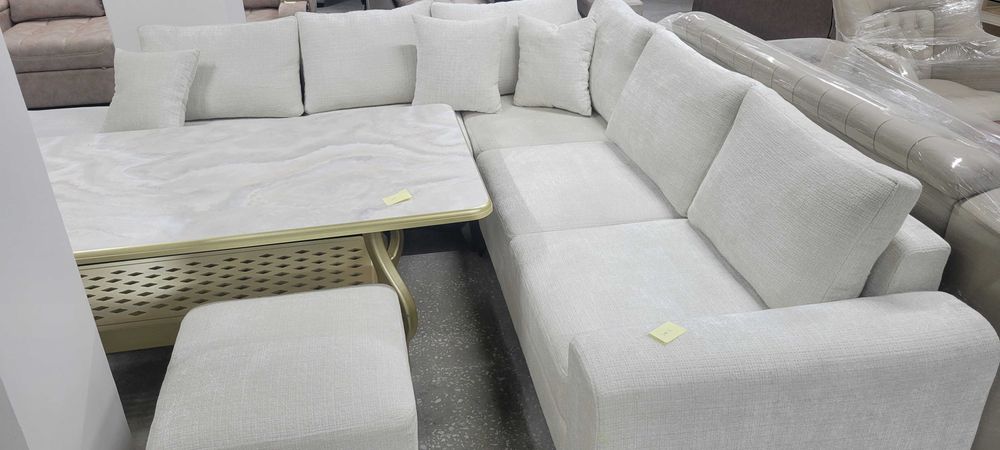 Qorasuv massivdagi yangi ochilgan SURUR MEBIL SHOURUMI.