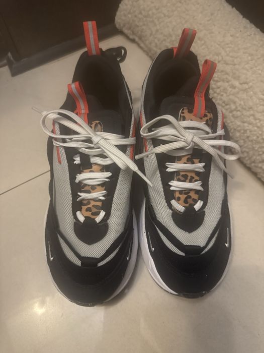 Дамски маратонки Nike